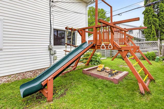 2615 N UNION STREET, Appleton, WI 54911