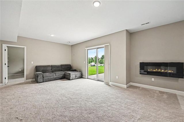 9000 N Seymour Avenue, Kansas City, MO 64153