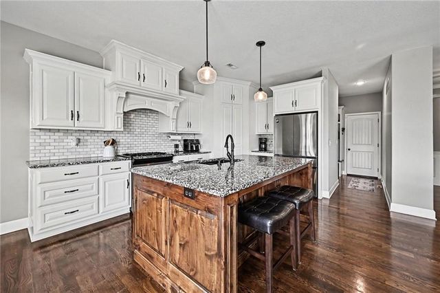 9000 N Seymour Avenue, Kansas City, MO 64153