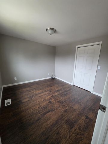 6338 Hazel Street, Taylor, MI 48180