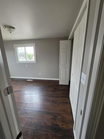 6338 Hazel Street, Taylor, MI 48180