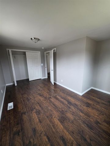 6338 Hazel Street, Taylor, MI 48180