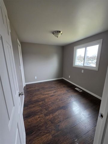 6338 Hazel Street, Taylor, MI 48180