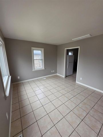 6338 Hazel Street, Taylor, MI 48180