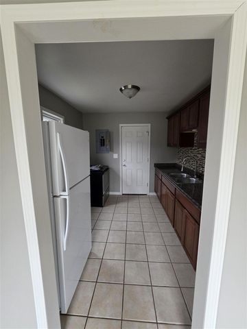 6338 Hazel Street, Taylor, MI 48180