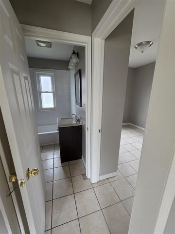 6338 Hazel Street, Taylor, MI 48180