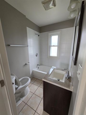 6338 Hazel Street, Taylor, MI 48180