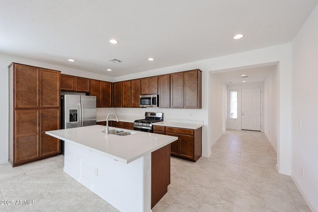 14831 W COTTONTAIL Lane, Surprise, AZ 85387