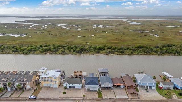 3582 Fm-2031, Matagorda, TX 77457