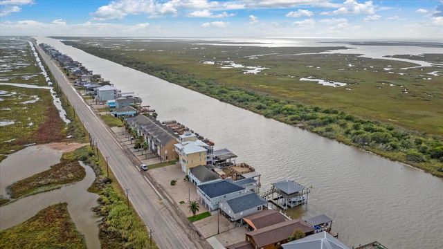 3582 Fm-2031, Matagorda, TX 77457