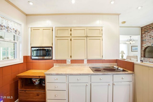 5420 Whitehouse Road, Greeneville, TN 37745