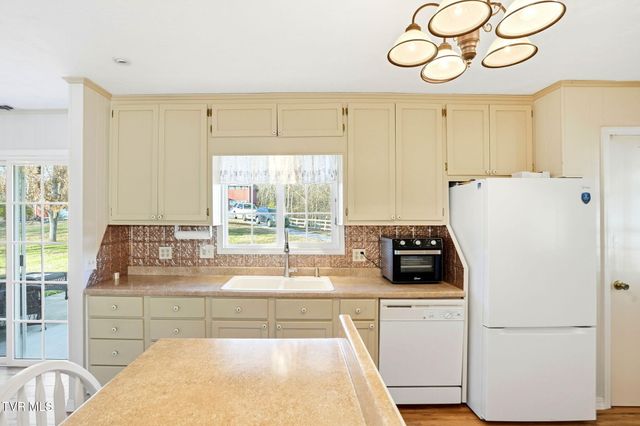 5420 Whitehouse Road, Greeneville, TN 37745