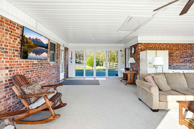 5420 Whitehouse Road, Greeneville, TN 37745