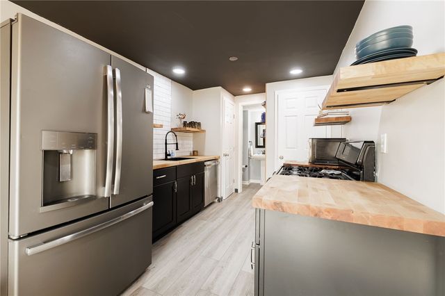 4 Clearfield Drive, Webster, NY 14580