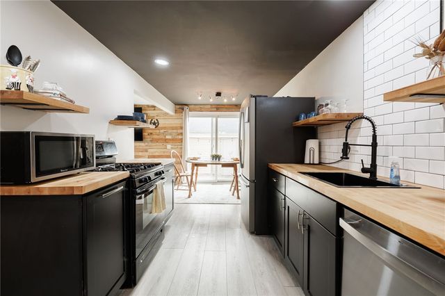 4 Clearfield Drive, Webster, NY 14580