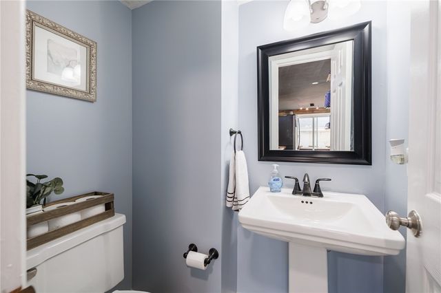 4 Clearfield Drive, Webster, NY 14580