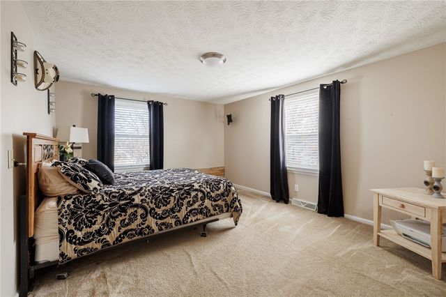 4 Clearfield Drive, Webster, NY 14580