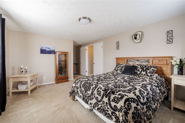 4 Clearfield Drive, Webster, NY 14580