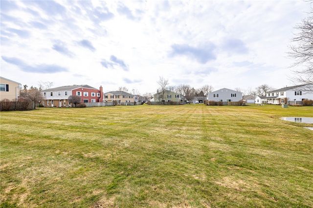 4 Clearfield Drive, Webster, NY 14580