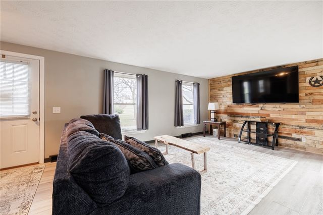 4 Clearfield Drive, Webster, NY 14580