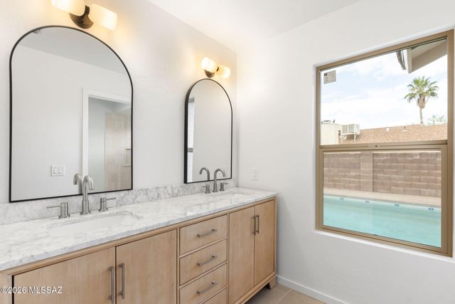 5360 W Grouse Way, Tucson, AZ 85742
