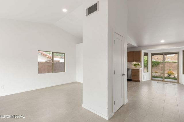 5360 W Grouse Way, Tucson, AZ 85742