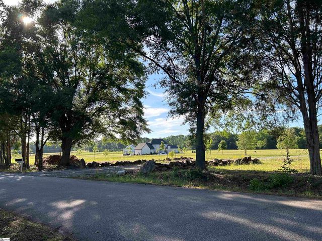 112 Arnold Road, Pelzer, SC 29669