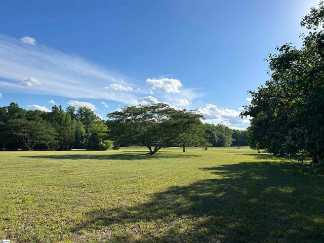 112 Arnold Road, Pelzer, SC 29669
