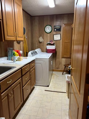 112 Arnold Road, Pelzer, SC 29669