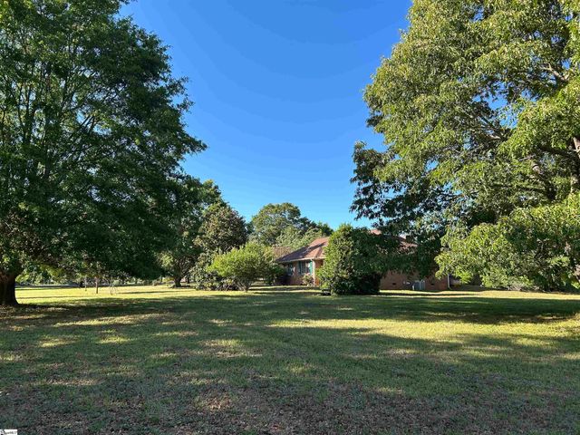 112 Arnold Road, Pelzer, SC 29669