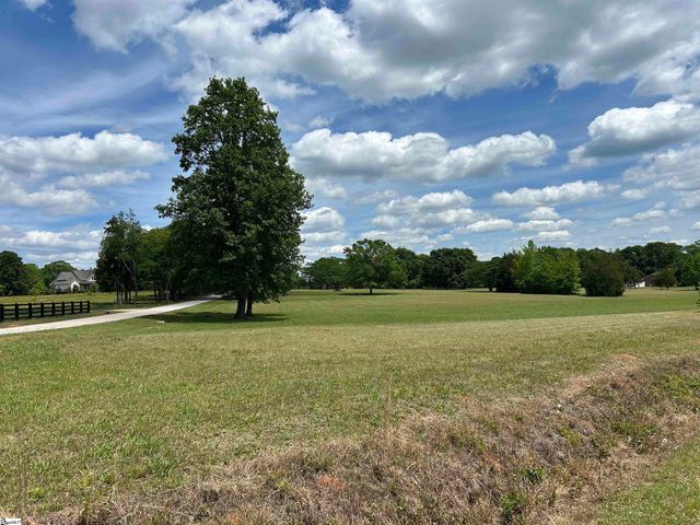 112 Arnold Road, Pelzer, SC 29669