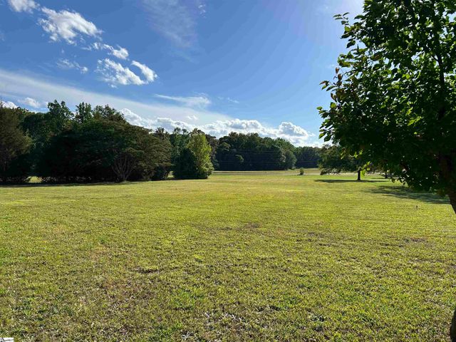 112 Arnold Road, Pelzer, SC 29669