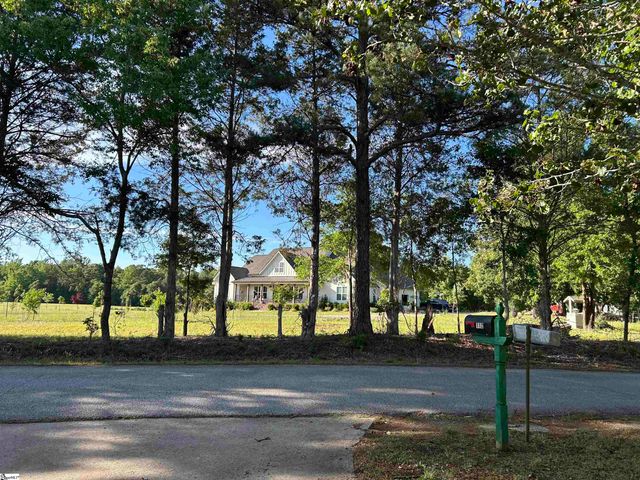 112 Arnold Road, Pelzer, SC 29669