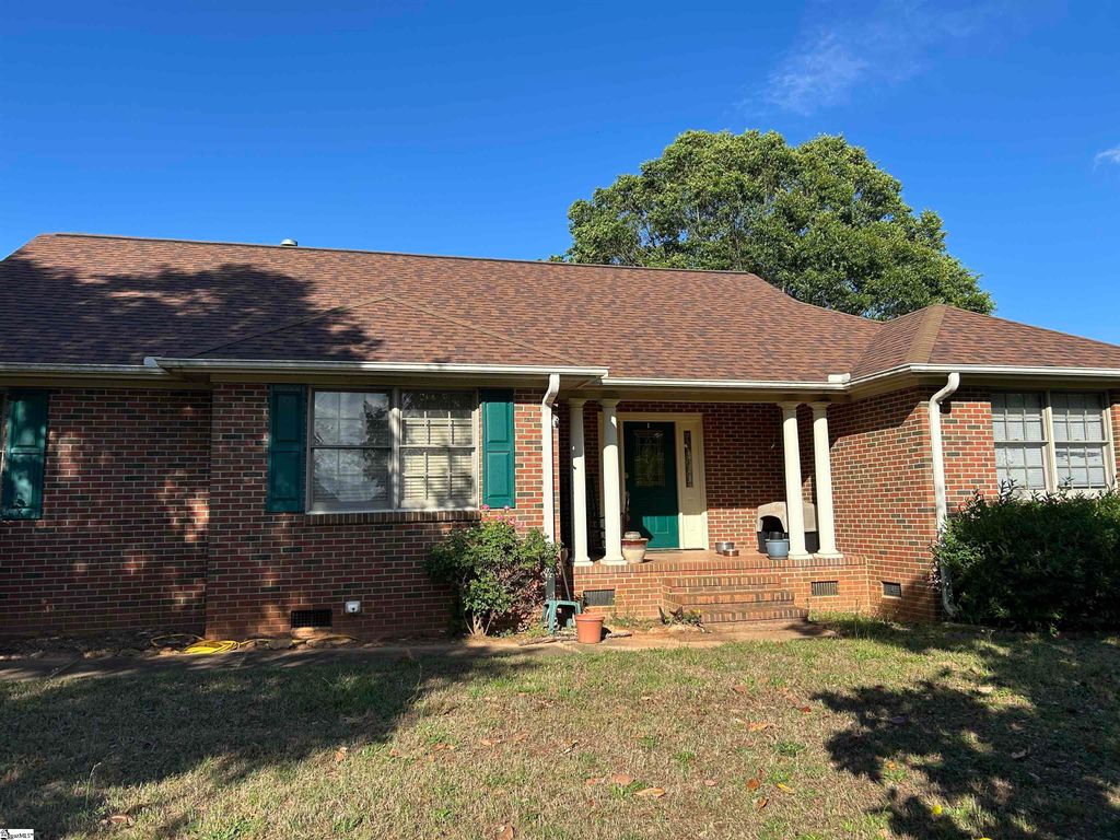 112 Arnold Road, Pelzer, SC 29669