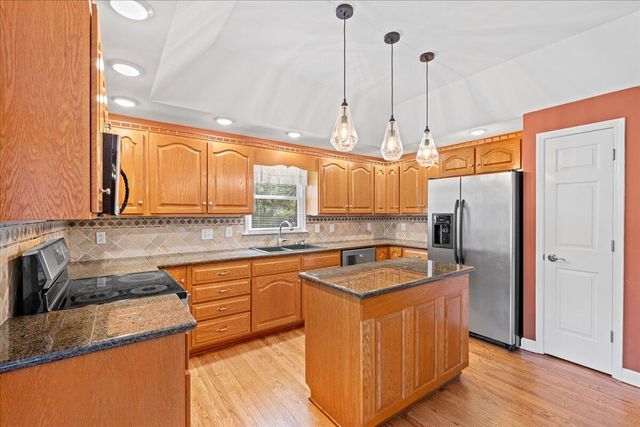 681 Stayman RD, Roanoke, VA 24019