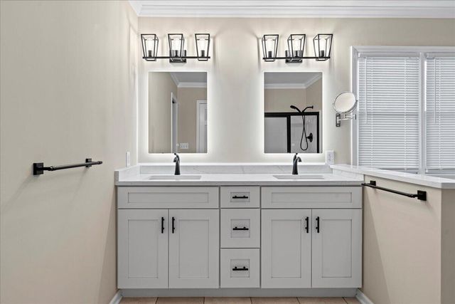 681 Stayman RD, Roanoke, VA 24019