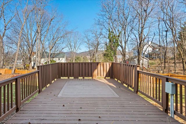 681 Stayman RD, Roanoke, VA 24019