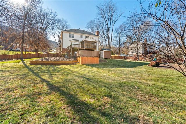 681 Stayman RD, Roanoke, VA 24019