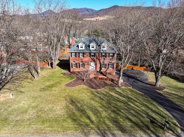 681 Stayman RD, Roanoke, VA 24019