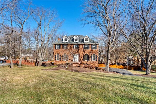 681 Stayman RD, Roanoke, VA 24019