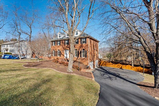 681 Stayman RD, Roanoke, VA 24019