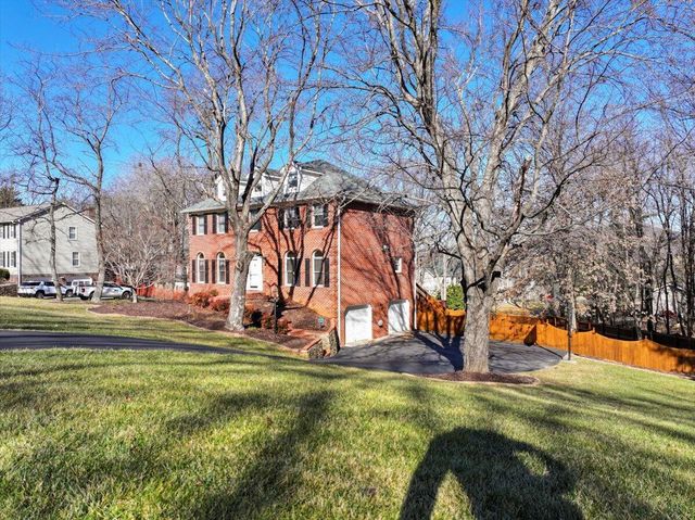681 Stayman RD, Roanoke, VA 24019