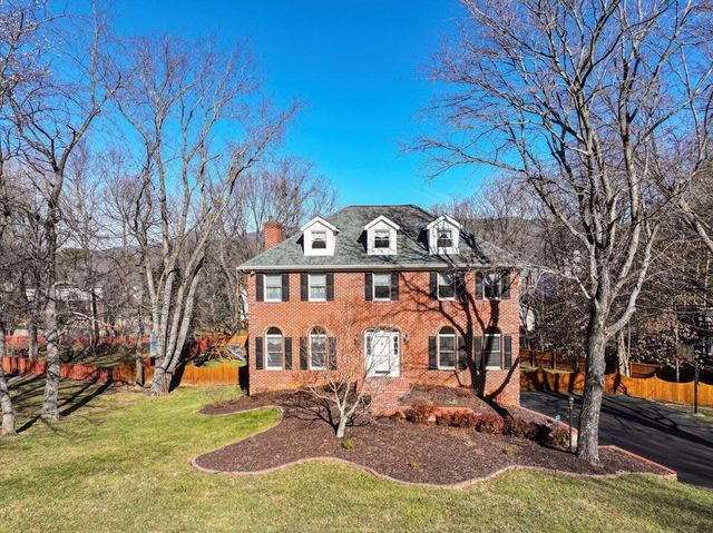 681 Stayman RD, Roanoke, VA 24019