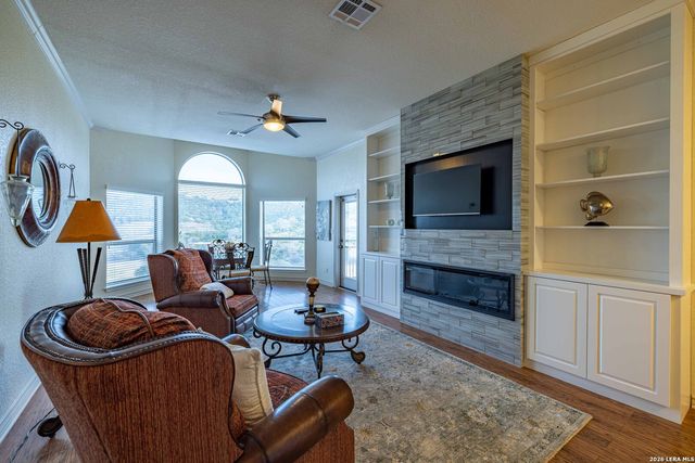 20 Tapatio Dr E Unit 305, Boerne, TX 78006