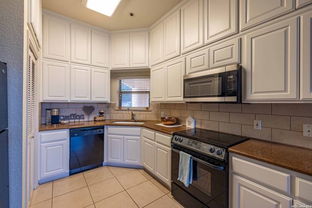 20 Tapatio Dr E Unit 305, Boerne, TX 78006