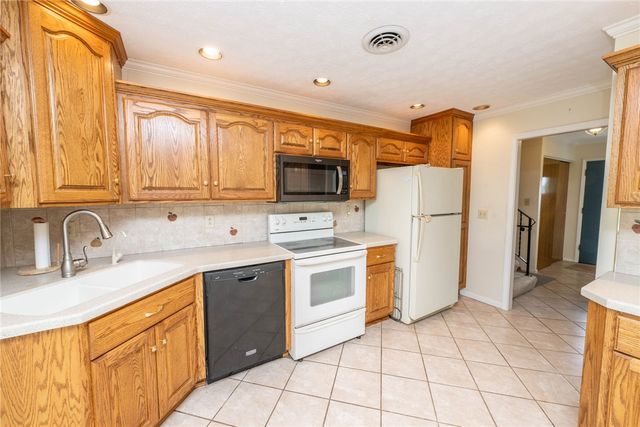 8663 Crestway Road, Clayton, OH 45315