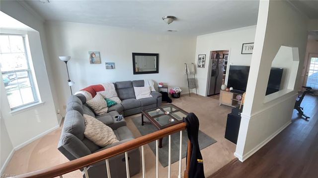 514 S Lake CIR, Chesapeake, VA 23322