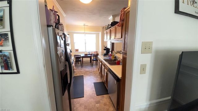 514 S Lake CIR, Chesapeake, VA 23322