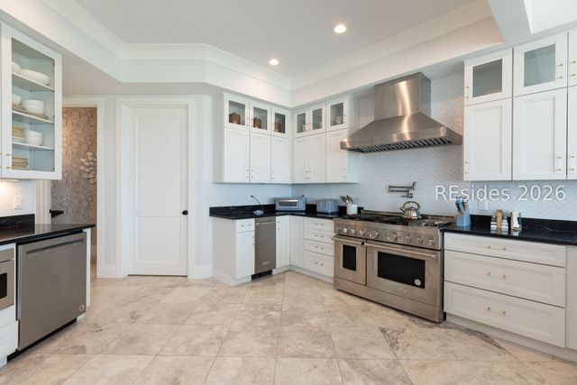 10 Collier Beach Rd, Hilton Head Island, SC 29928