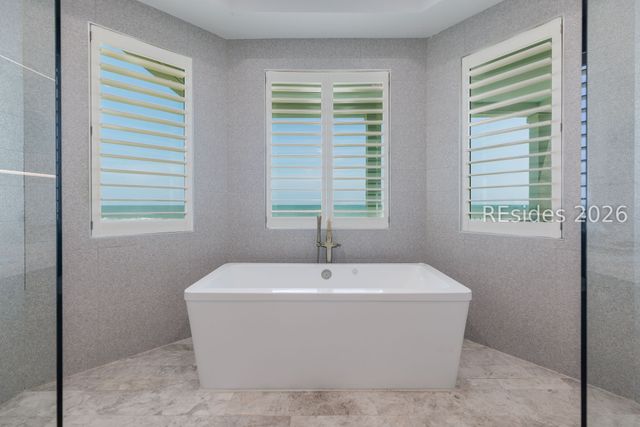 10 Collier Beach Rd, Hilton Head Island, SC 29928